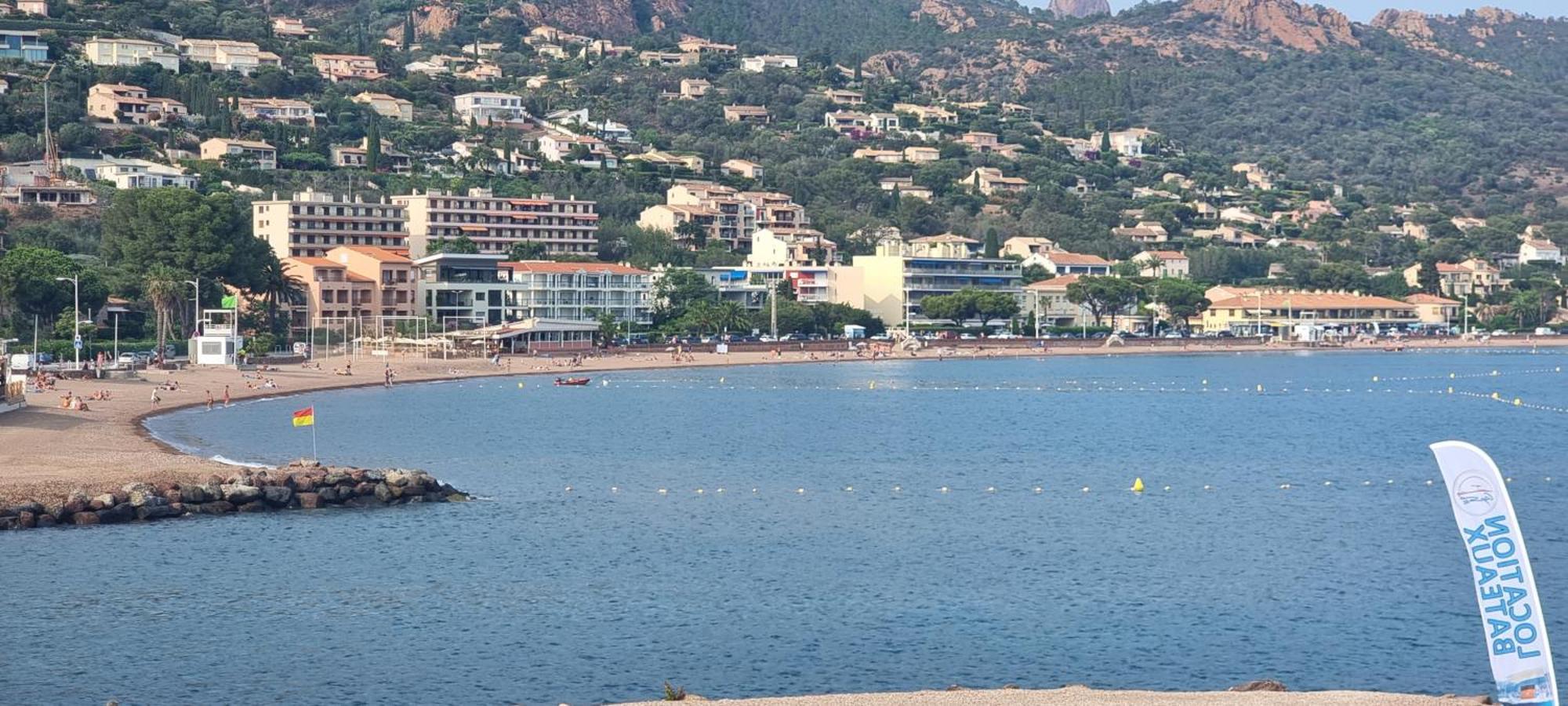 Agay Cap Esterel Village Allee Fleurs - F2 Clim Vue Golf Et Mer - Grande Terrasse Plein Sud Saint-Raphael  Exterior photo