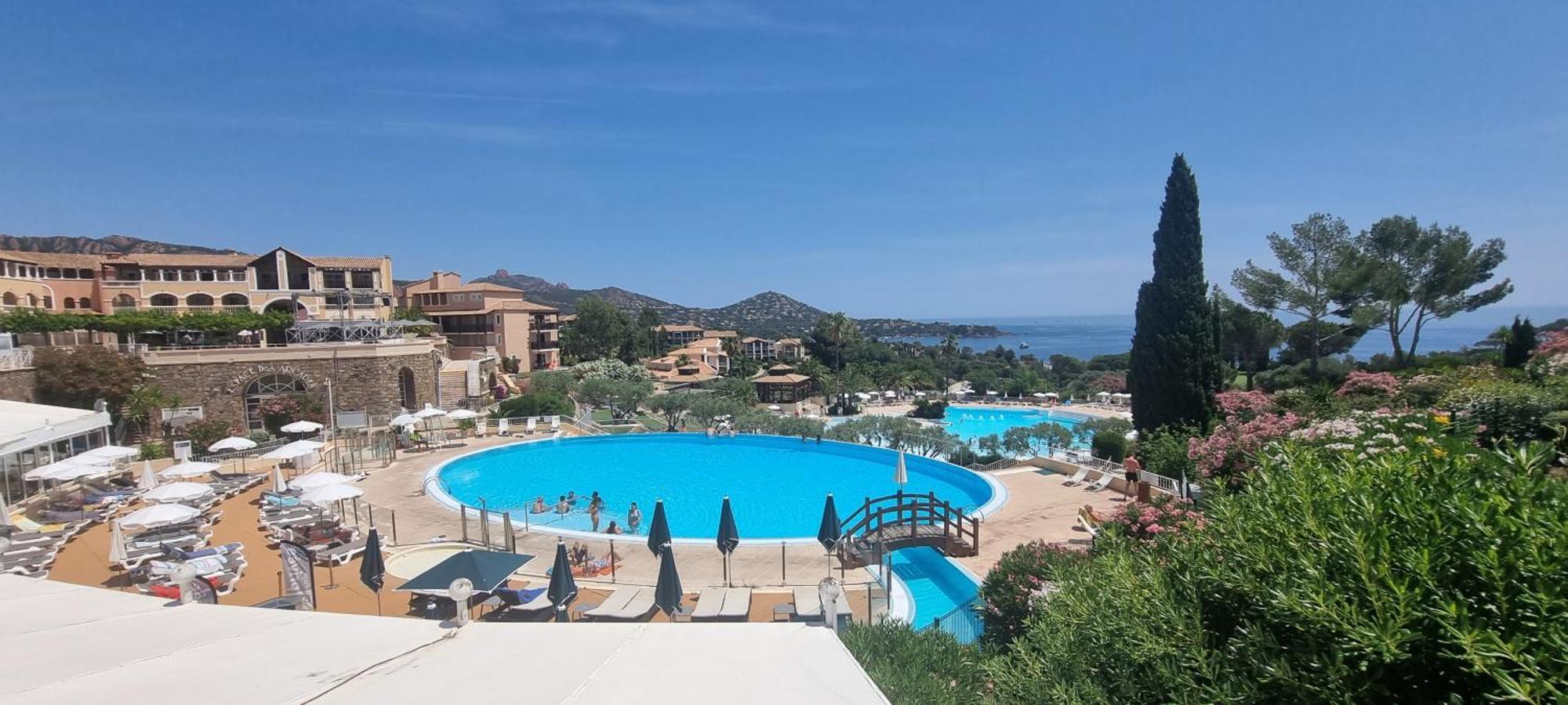 Agay Cap Esterel Village Allee Fleurs - F2 Clim Vue Golf Et Mer - Grande Terrasse Plein Sud Saint-Raphael  Exterior photo