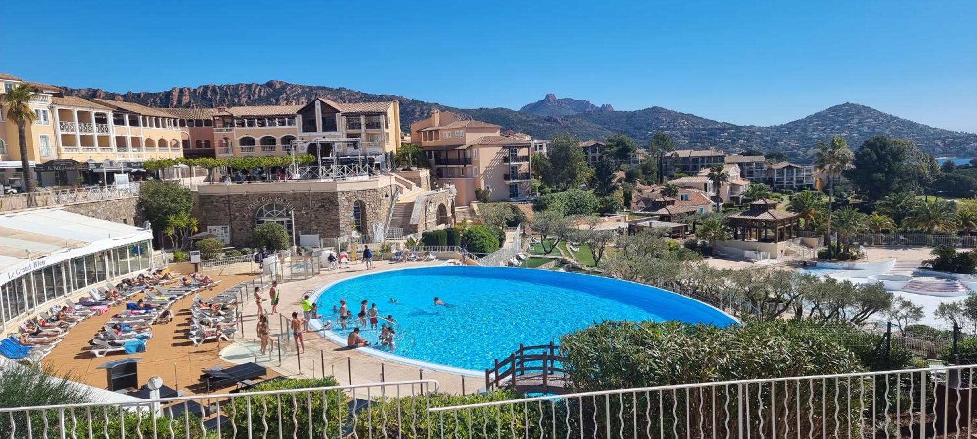 Agay Cap Esterel Village Allee Fleurs - F2 Clim Vue Golf Et Mer - Grande Terrasse Plein Sud Saint-Raphael  Exterior photo