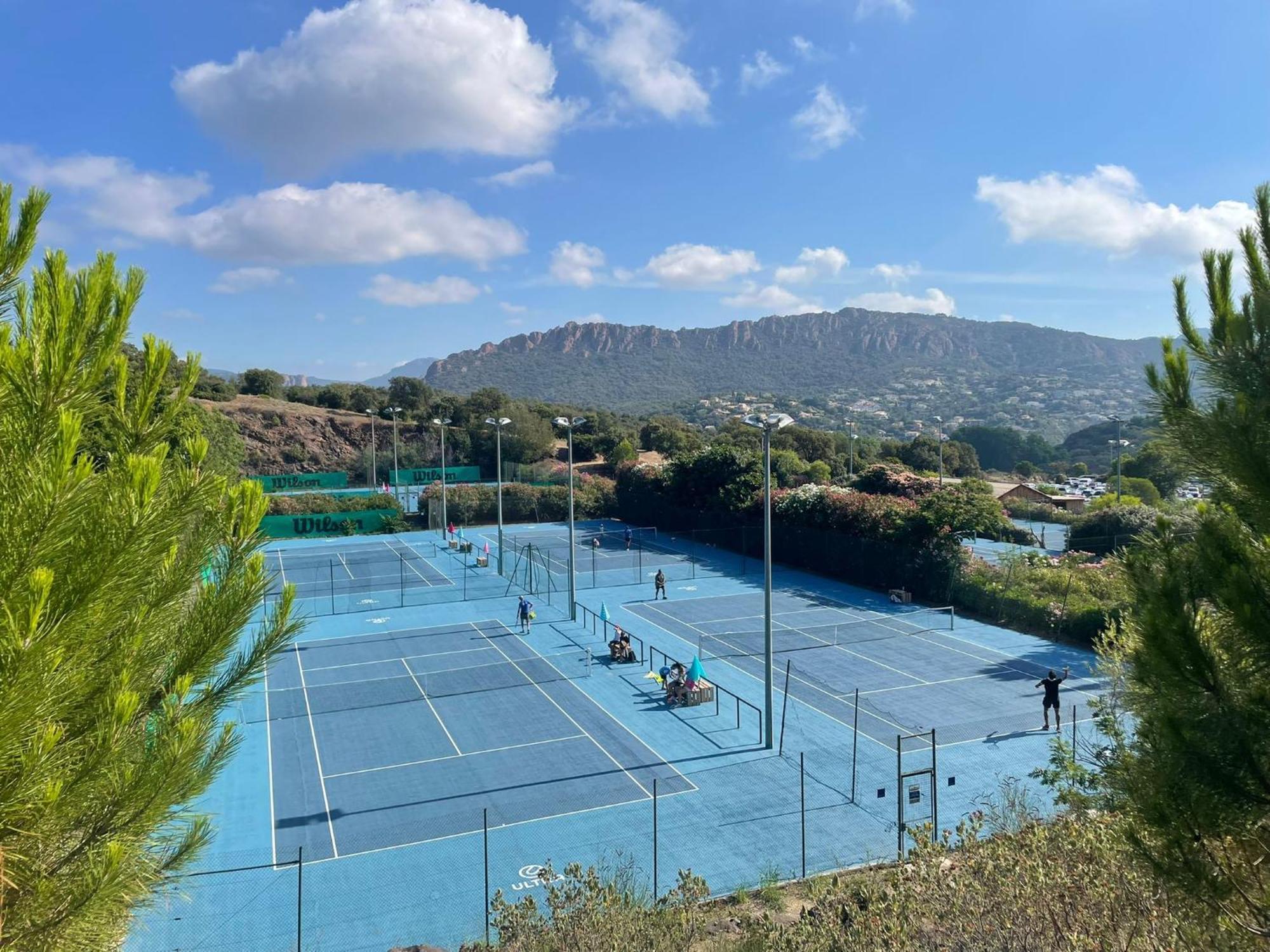 Agay Cap Esterel Village Allee Fleurs - F2 Clim Vue Golf Et Mer - Grande Terrasse Plein Sud Saint-Raphael  Exterior photo